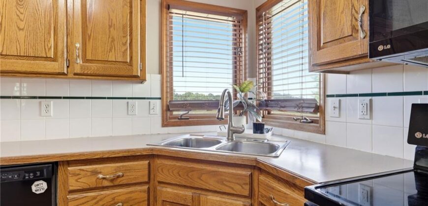 318 Shannon Avenue, Smithville, MO 64089