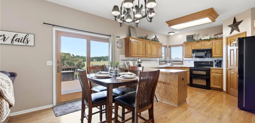 318 Shannon Avenue, Smithville, MO 64089