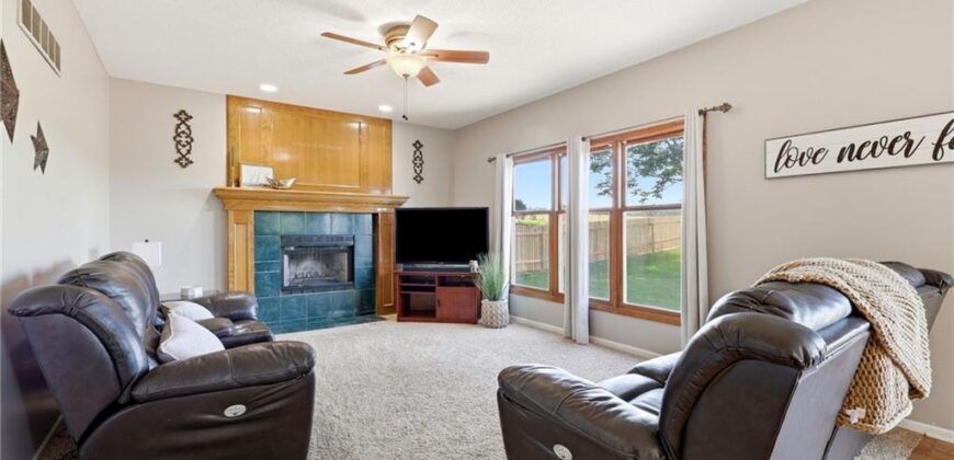 318 Shannon Avenue, Smithville, MO 64089
