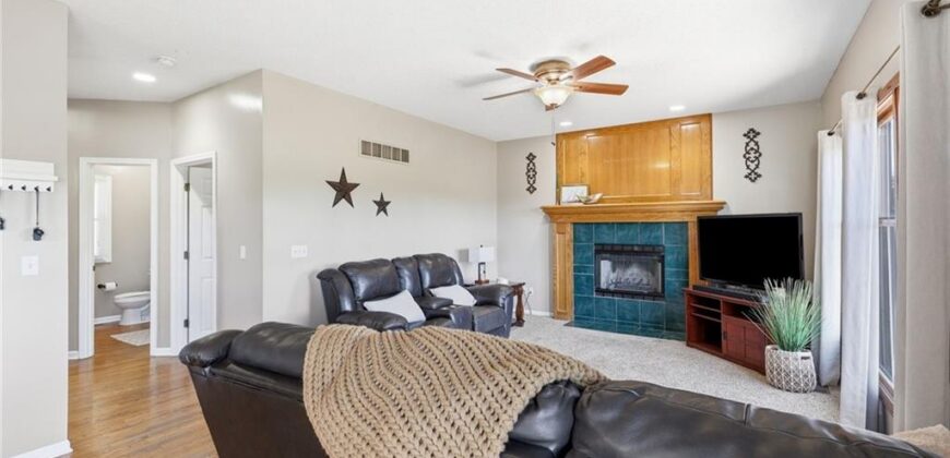 318 Shannon Avenue, Smithville, MO 64089