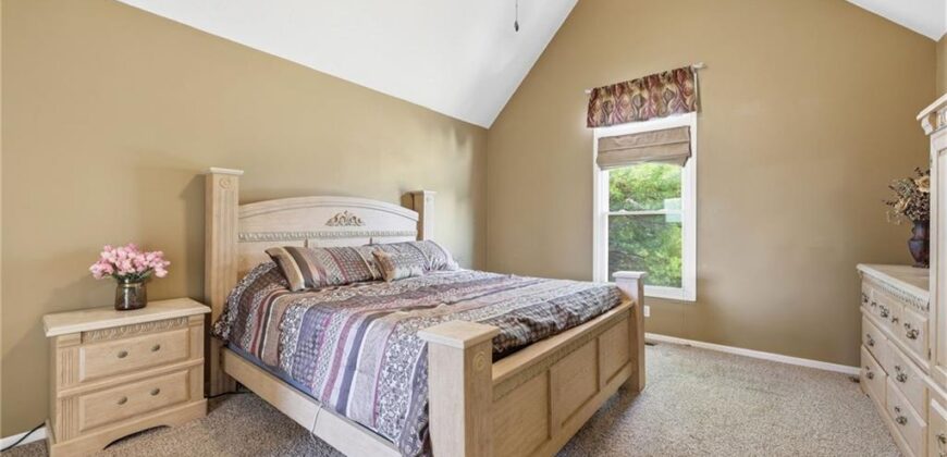 318 Shannon Avenue, Smithville, MO 64089