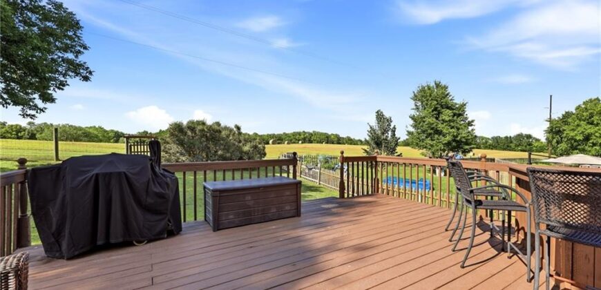 318 Shannon Avenue, Smithville, MO 64089
