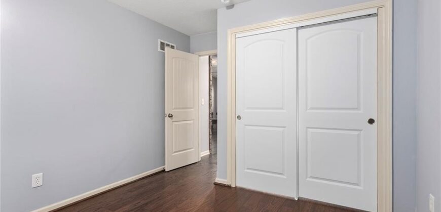 4304 NE 85th Street, Kansas City, MO 64156