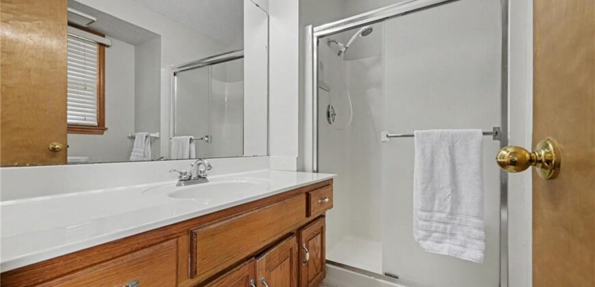 8626 N Wayland Avenue, Kansas City, MO 64153