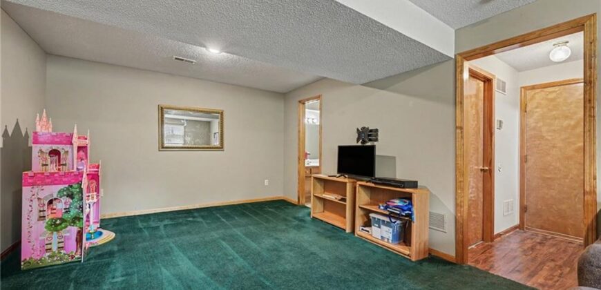 8626 N Wayland Avenue, Kansas City, MO 64153