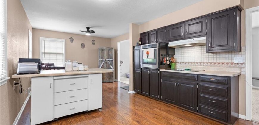 1617 NE 50th Street, Kansas City, MO 64118