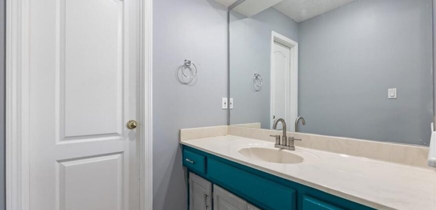 5004 NW 85th Street, Kansas City, MO 64154