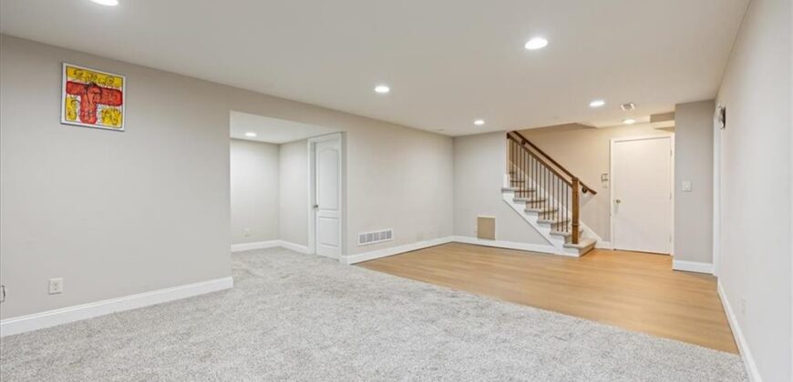 5004 NW 85th Street, Kansas City, MO 64154