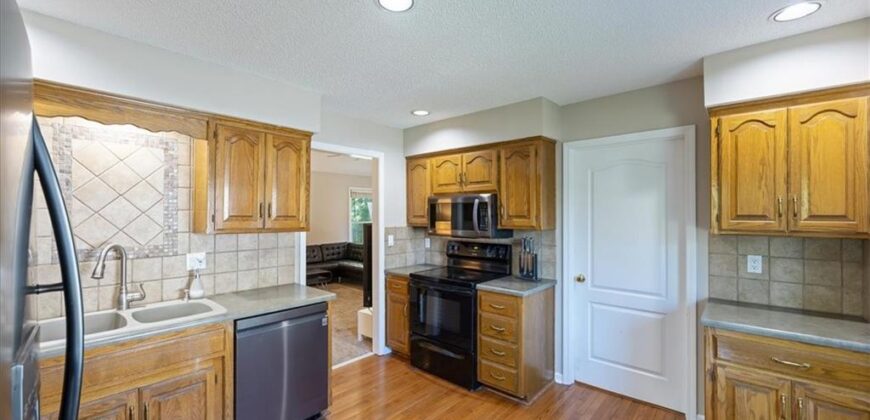 5004 NW 85th Street, Kansas City, MO 64154