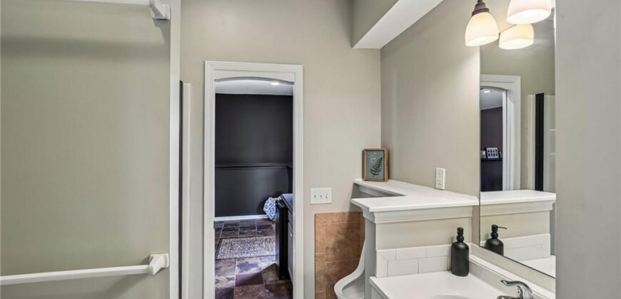 8005 NE 111th Street, Kansas City, MO 64157