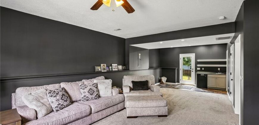 8005 NE 111th Street, Kansas City, MO 64157