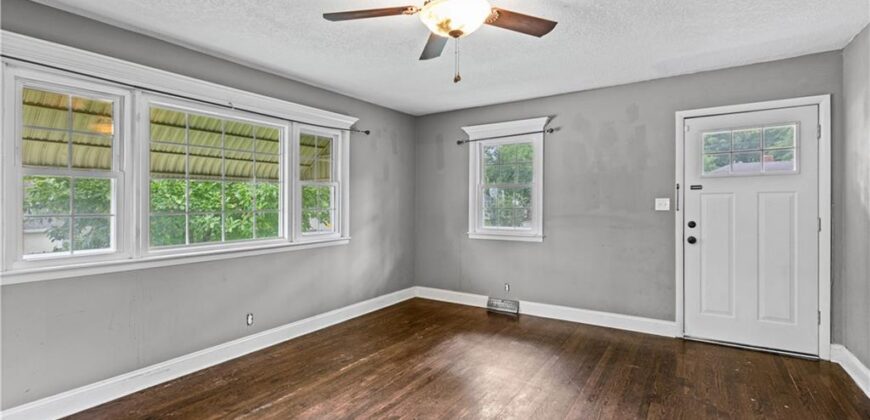201 E Hurt Street, Liberty, MO 64068
