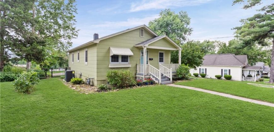 201 E Hurt Street, Liberty, MO 64068