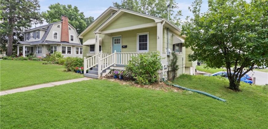 201 E Hurt Street, Liberty, MO 64068