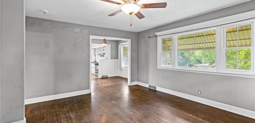 201 E Hurt Street, Liberty, MO 64068