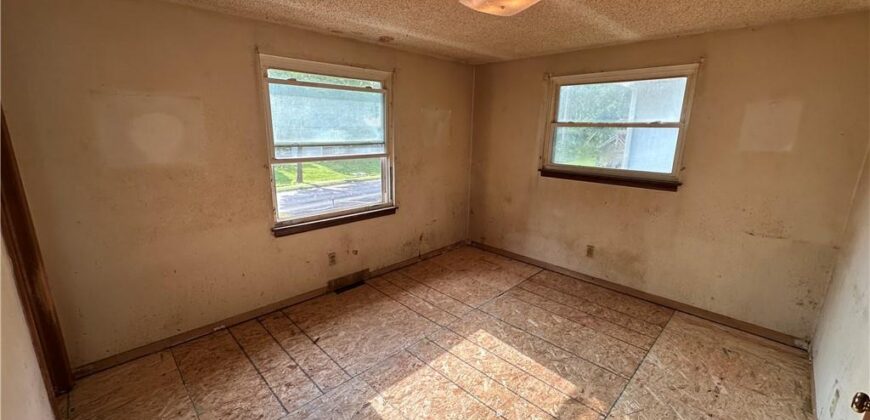 6303 N Broadway Street, Kansas City, MO 64118
