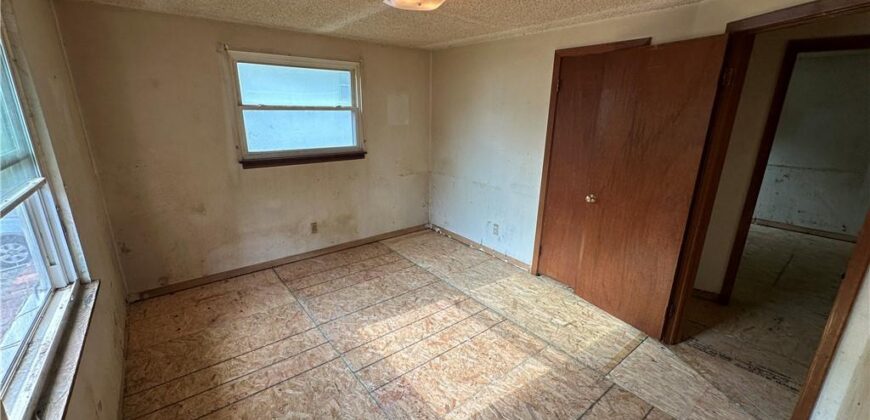 6303 N Broadway Street, Kansas City, MO 64118