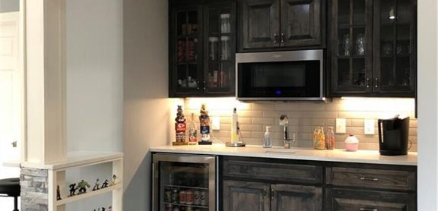 9015 N Lane Avenue, Kansas City, MO 64157