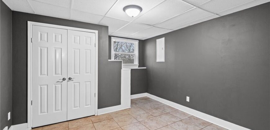7400 N Granby Avenue, Kansas City, MO 64151