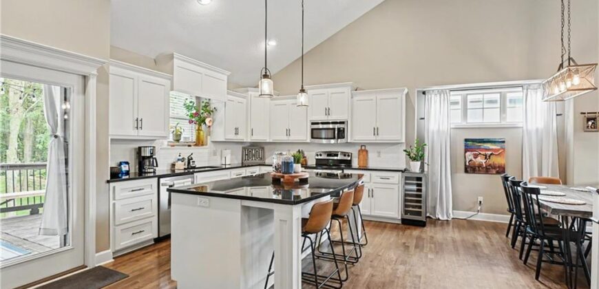 14155 NW 68th Street, Parkville, MO 64152