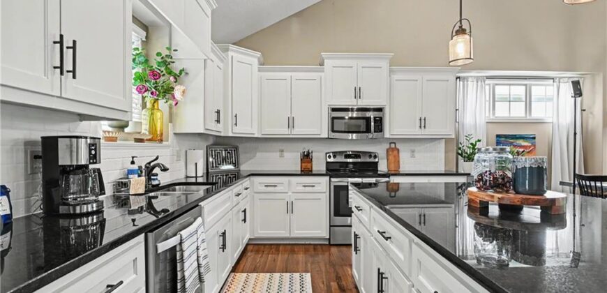 14155 NW 68th Street, Parkville, MO 64152