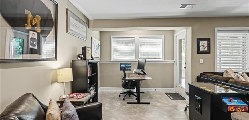 14155 NW 68th Street, Parkville, MO 64152