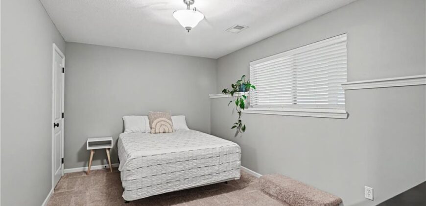 14155 NW 68th Street, Parkville, MO 64152