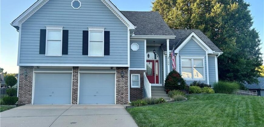 7608 NW 76th Place, Kansas City, MO 64152