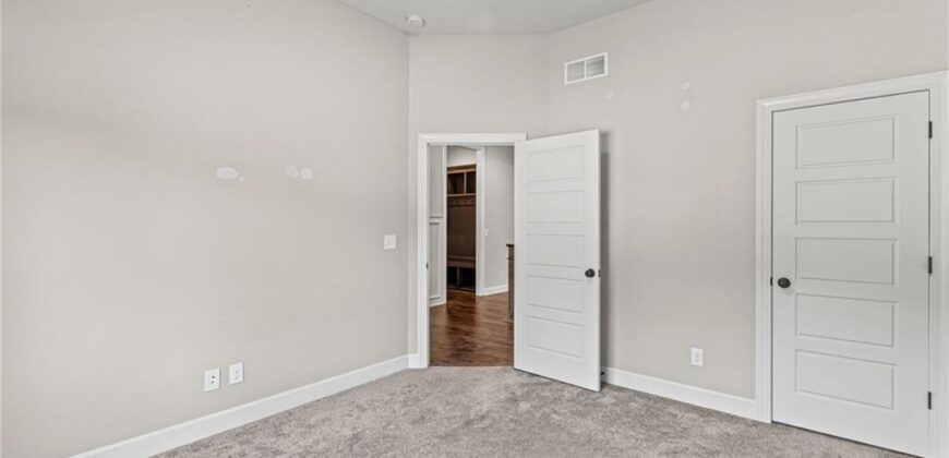1605 NW 59th Street, Kansas City, MO 64118