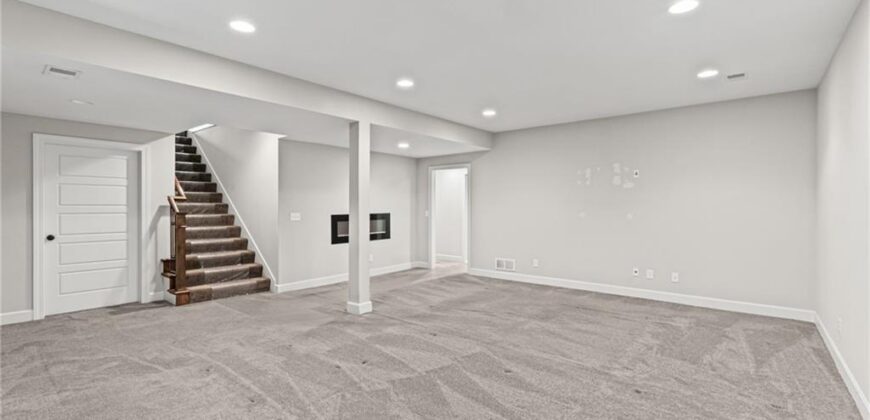 1605 NW 59th Street, Kansas City, MO 64118