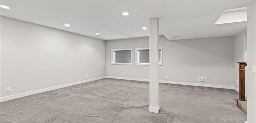 1605 NW 59th Street, Kansas City, MO 64118