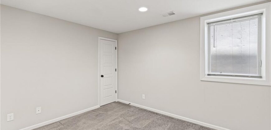 1605 NW 59th Street, Kansas City, MO 64118