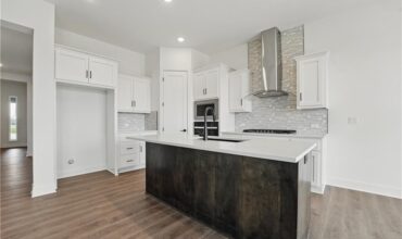 1718 NW 105th Street, Kansas City, MO 64155
