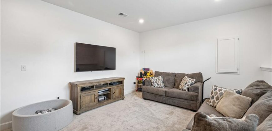 11848 N Kentucky Avenue, Kansas City, MO 64157