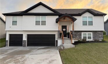 11848 N Kentucky Avenue, Kansas City, MO 64157