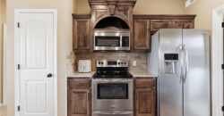 10019 N Lister Avenue, Kansas City, MO 64156