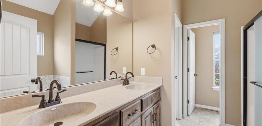 10019 N Lister Avenue, Kansas City, MO 64156