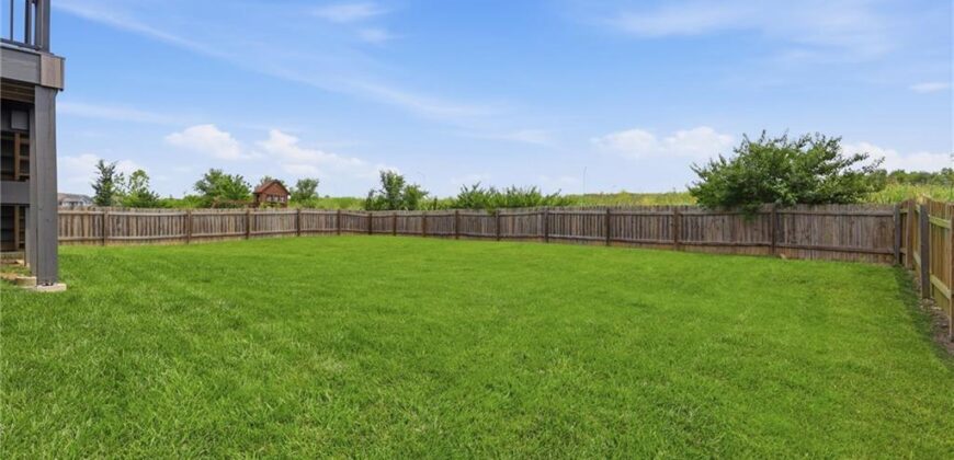 10019 N Lister Avenue, Kansas City, MO 64156