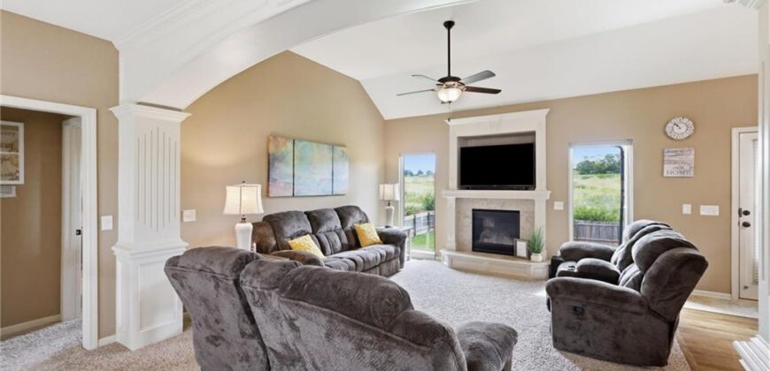 10019 N Lister Avenue, Kansas City, MO 64156