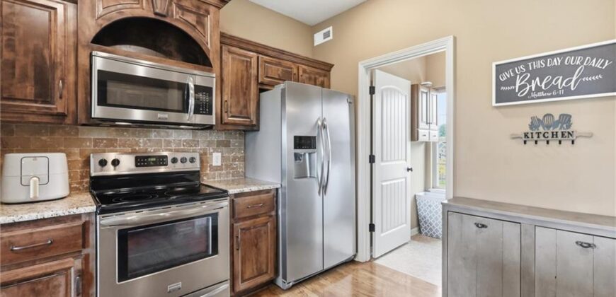 10019 N Lister Avenue, Kansas City, MO 64156