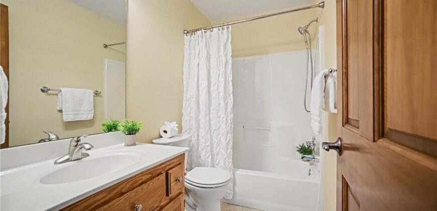 2004 NE 196th Place, Smithville, MO 64089