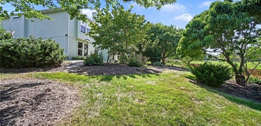 2004 NE 196th Place, Smithville, MO 64089