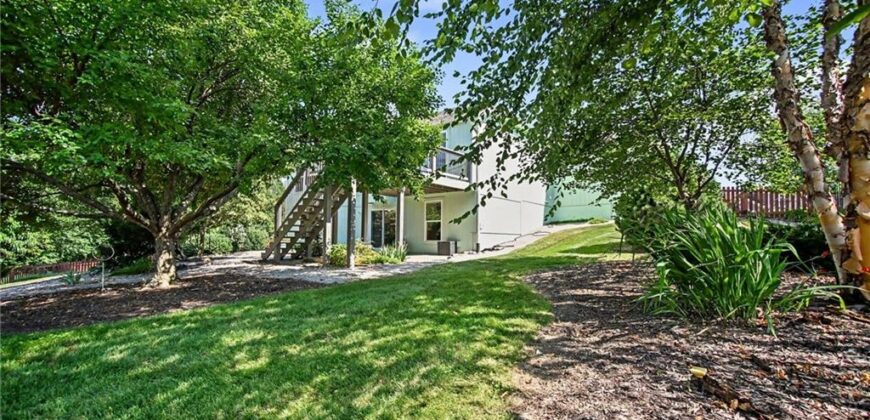 2004 NE 196th Place, Smithville, MO 64089