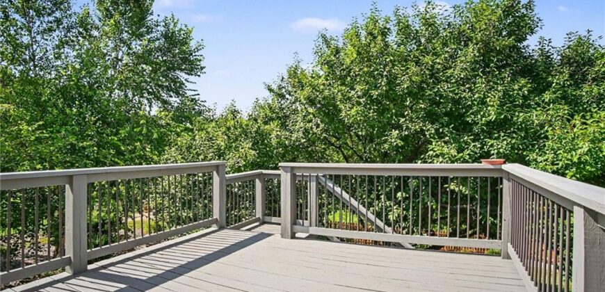2004 NE 196th Place, Smithville, MO 64089