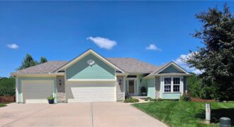2004 NE 196th Place, Smithville, MO 64089