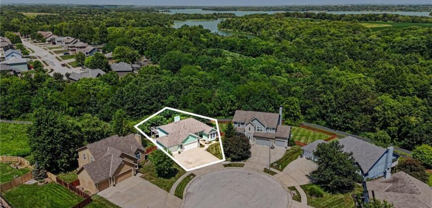2004 NE 196th Place, Smithville, MO 64089