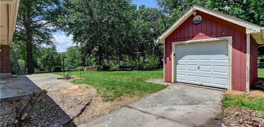 2400 NW 86th Terrace, Kansas City, MO 64154