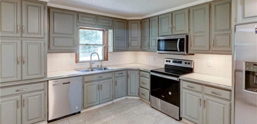 2400 NW 86th Terrace, Kansas City, MO 64154