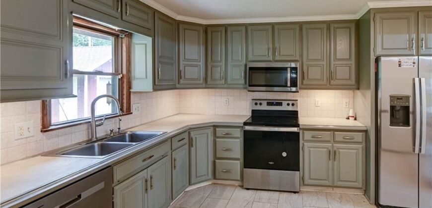 2400 NW 86th Terrace, Kansas City, MO 64154