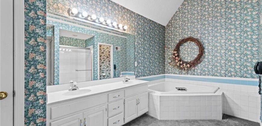 4715 NW 59th Court, Kansas City, MO 64151